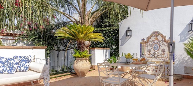 Sleep in a 17th century stately palace home and celebrate Seville in stye