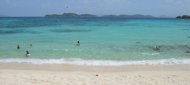 Spacious-Beachfront Condo with WiFi, Pool, Tennis, AC