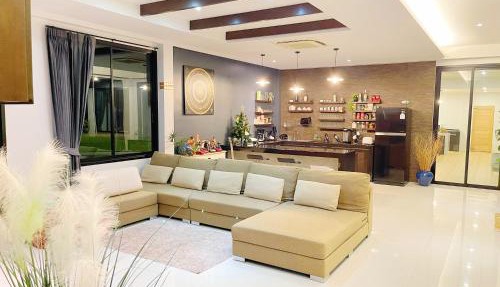 Spacious Private Villa Modern Style near beach