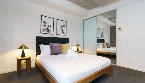 Spacious Studio in a Prime Braddon Location - Hosted by Canstay