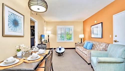 Spacious Suite close to Disney w Pool Hot Tub Arcade