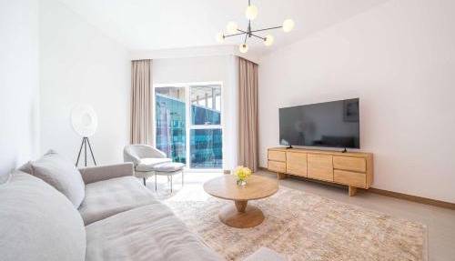 Stunning 2BR Apt High-Floor Breathtaking Views
