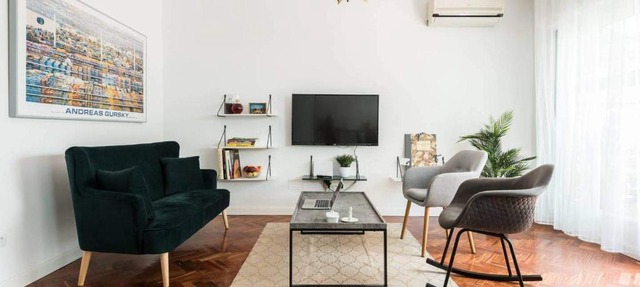 Stylish 3 BR With Private Terrace In City Center