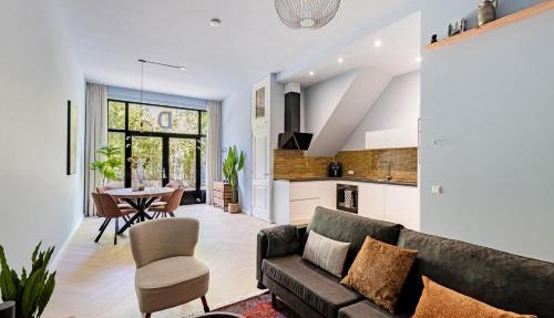 Stylish apartment next to the Amstel river- Unit D