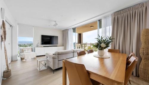 Stylish Beachside Retreat