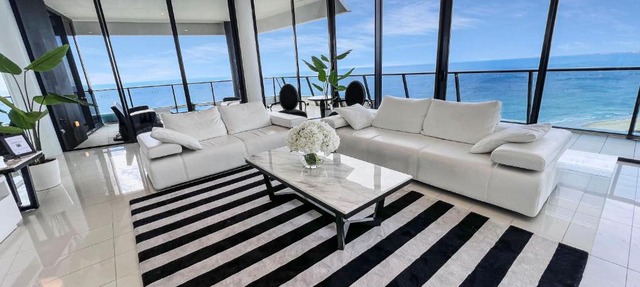 Sub Penthouse Oracle 46th floor - GC Getaways