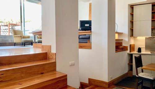 Sunny Apartment in Town with Terrace
