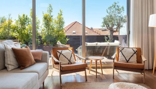 Sunny Loft in Downtown Porto with Private Parking