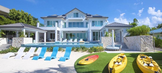SunRays Villa by Grand Cayman Villas & Condos