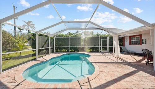 Superb Holiday Villa with a Pool in Bonita Springs