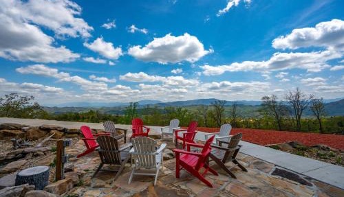 Tennessee Whiskey, Indoor Pool, Amazing Views, Theater Room, Hot Tub, 5 Star Luxury!