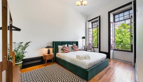 Terraced Apartment in the Heart of Porto - Free Parking