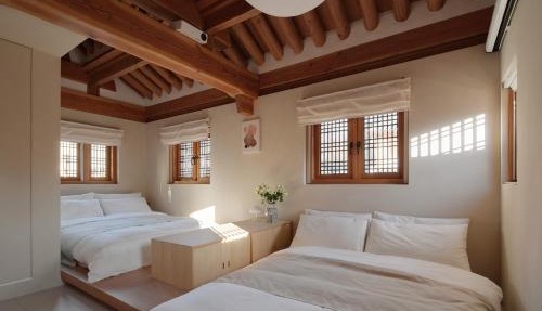 The Korean Traditional Hanok in Downtown Seoul for convenient public transportation - Seoul Ari