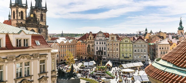 The Old Town Square & Parizska Apartments