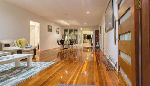 The Palm - Best Location in Surfers Paradise