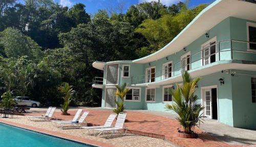 Toraille Waterfall Poolside Apartment