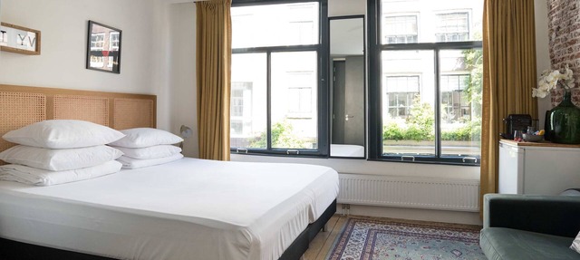Twenty Five City (Room 1)