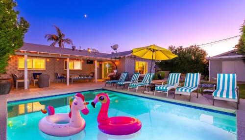 Ultimate, Scottsdale Getaway! Pool, BBQ, Sleeps 14