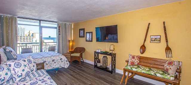 Updated South Asian Inspired Ocean View Condo Landmark Resort 811
