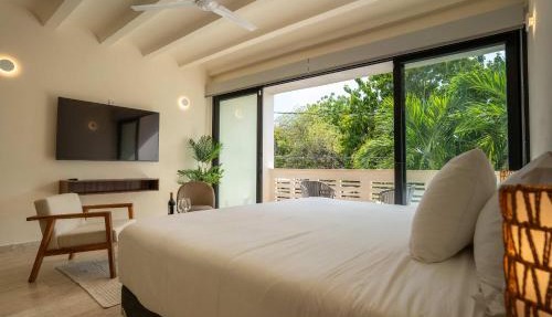 Versatile Studio Cowork Fast WiFi and Prime Location