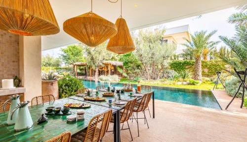 Villa Aila Elegant 6 Bedrooms Spa, Cinema Pool