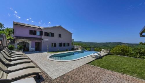 Villa Nori, a fantastic pool villa with a view