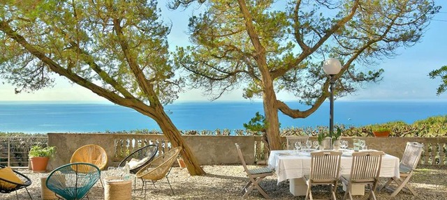 Villa Sorriso mit Pool direkt am Meer