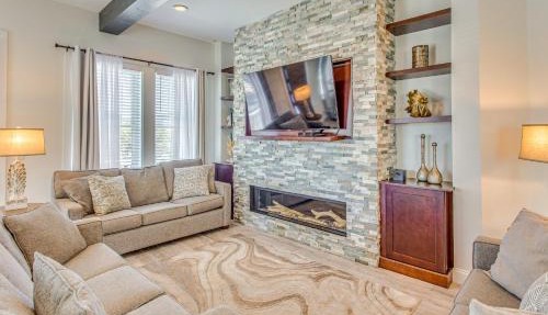 Walk to Ocean: Myrtle Beach House w/Hot Tub!