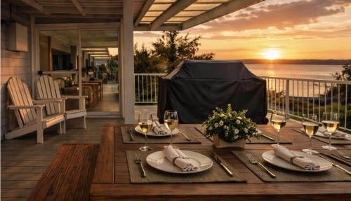Waterfront Escape with Sunset Views & Kayaks