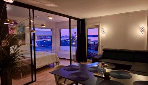 Waterfront fjord view, home office, 2 BR LUX apt