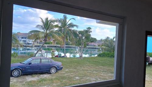 Waterfront unit with dock n 100ft seawall for boat, cristal Atlantic waters