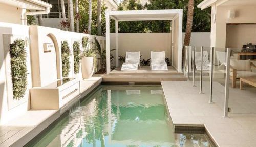 Whitehaven - 100m to Beach, Private Pool