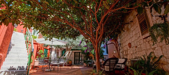 Zephyrus Boutique Accommodation