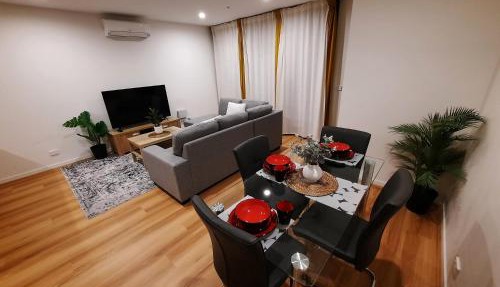 ZMITH Apartment - BROOKE, Near AIS, GIO Stadium, UC, & Nth - Canberra Hospital